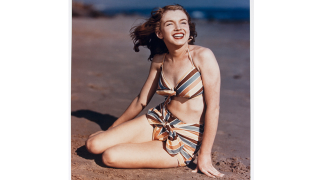 Illustration for article titled Marilyn Monroe's First Photo Shoot